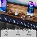 Cadre de lit tapissé avec station de charge et lumières LED