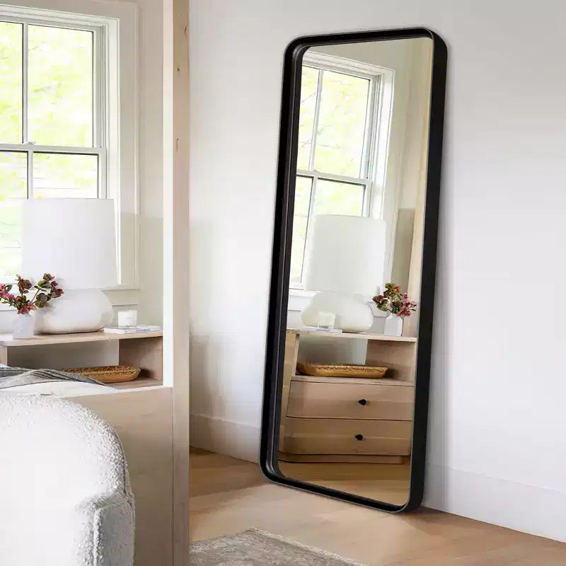 Miroir rectangulaire pleine longueur Dovelina à cadre métallique, miroir à poser, grand miroir