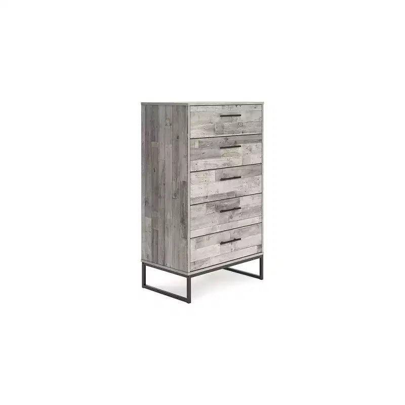Signature Design by Ashley Casual Neilsville Chest of Drawers, Whitewash