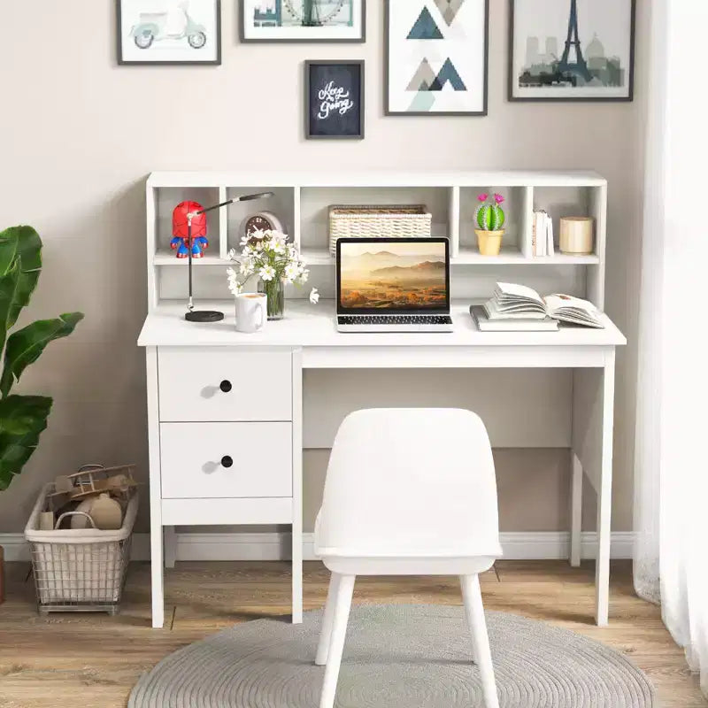 Bureau informatique Costway 48 avec prises de courant, port Type-C, étagère à 5 casiers et 2 tiroirs de rangement Noir/Blanc