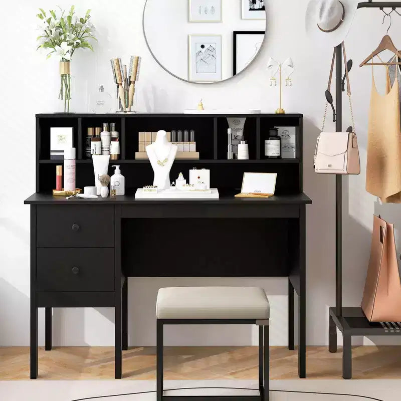Bureau informatique Costway 48 avec prises de courant, port Type-C, étagère à 5 casiers et 2 tiroirs de rangement Noir/Blanc