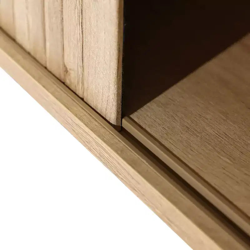 Meuble TV moderne LuxenHome de 62,6 po avec rangement pour téléviseurs jusqu'à 65 po, console de divertissement en chêne avec portes coulissantes marron