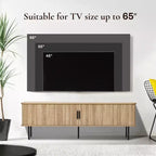 Meuble TV moderne LuxenHome de 62,6 po avec rangement pour téléviseurs jusqu'à 65 po, console de divertissement en chêne avec portes coulissantes marron