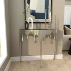 Console en aluminium Olivia & May avec pieds aux motifs fondus et plateau en verre fumé