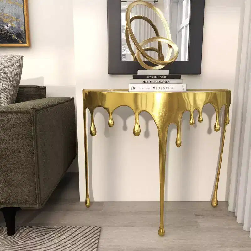 Console en aluminium Olivia & May avec pieds aux motifs fondus et plateau en verre fumé