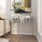 Console en aluminium Olivia & May avec pieds aux motifs fondus et plateau en verre fumé