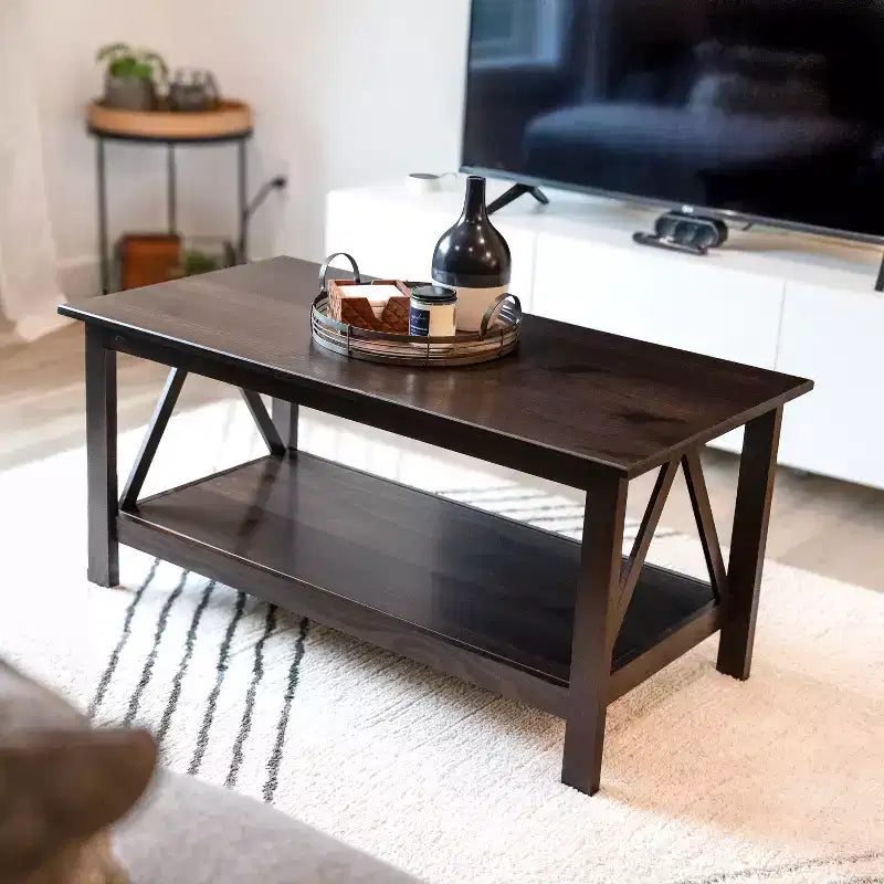 Table basse d'intérieur Sunnydaze en pin massif avec étagère de rangement - Marron foncé - 43.5