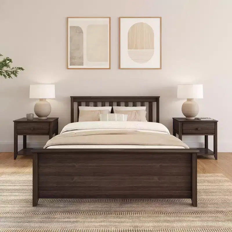 Cadre de lit double classique en bois massif Plank+Beam avec tête de lit pour adultes