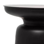 Table d'appoint Olivia & May avec base en forme de cloche et accents métalliques