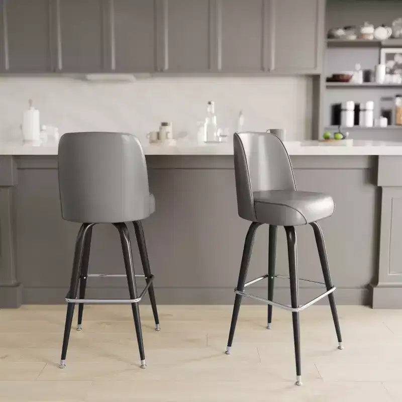 Tabouret de bar Emma et Oliver en métal avec siège baquet pivotant