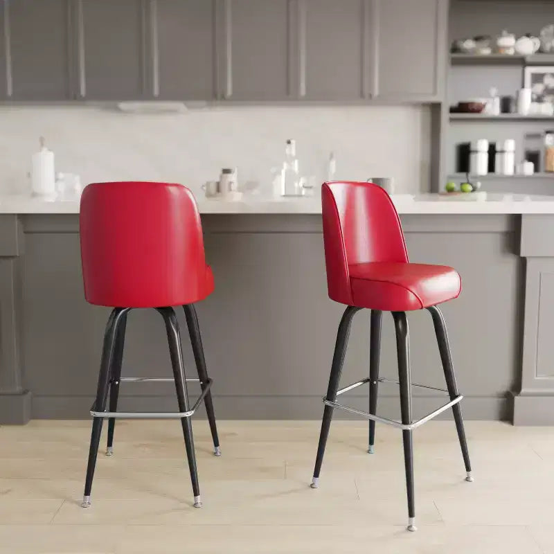 Tabouret de bar Emma et Oliver en métal avec siège baquet pivotant
