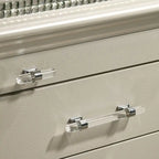 Ensemble deux pièces blanc de style transitionnel (table de chevet et commode)