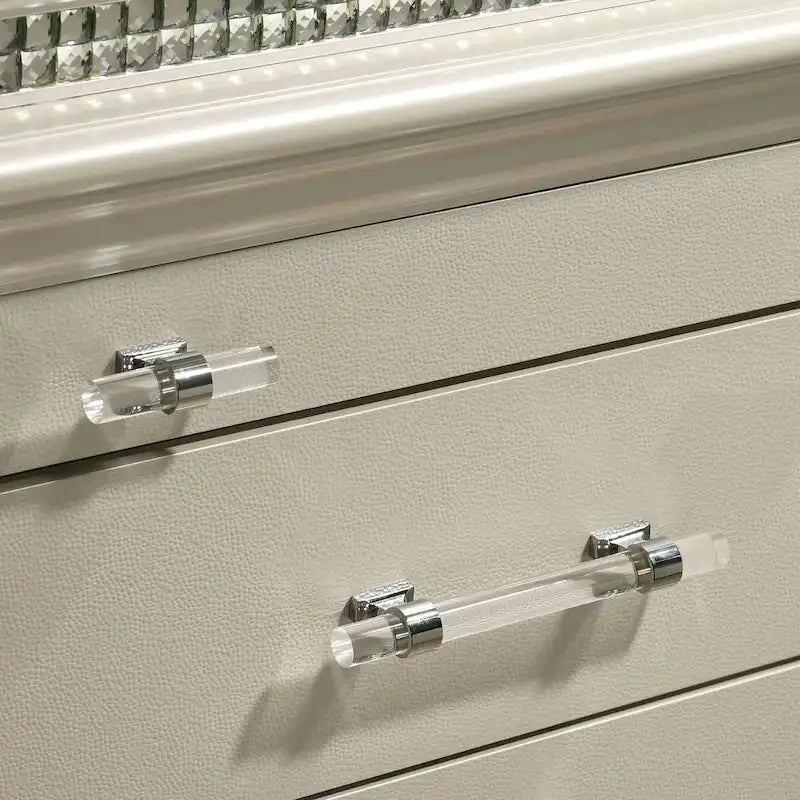 Ensemble deux pièces blanc de style transitionnel (table de chevet et commode)