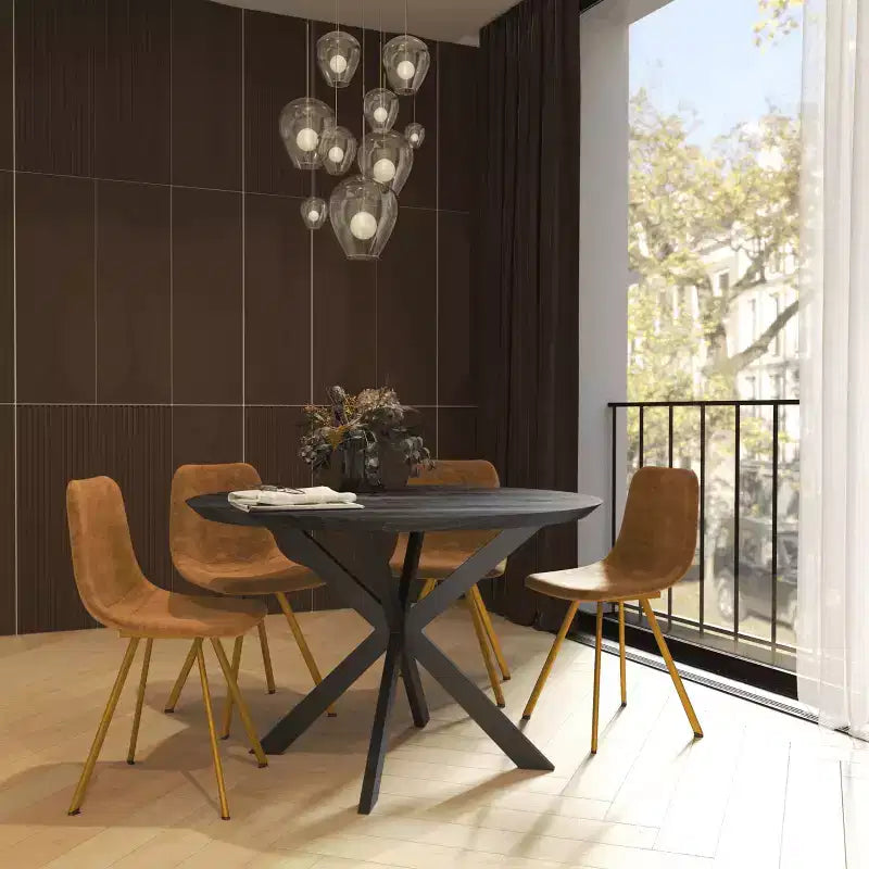 LeisureMod Markley - Lot de 4 chaises de salle à manger modernes en similicuir avec pieds dorés, assise rembourrée, design élégant pour cuisine, salle à manger, bureau ou café.