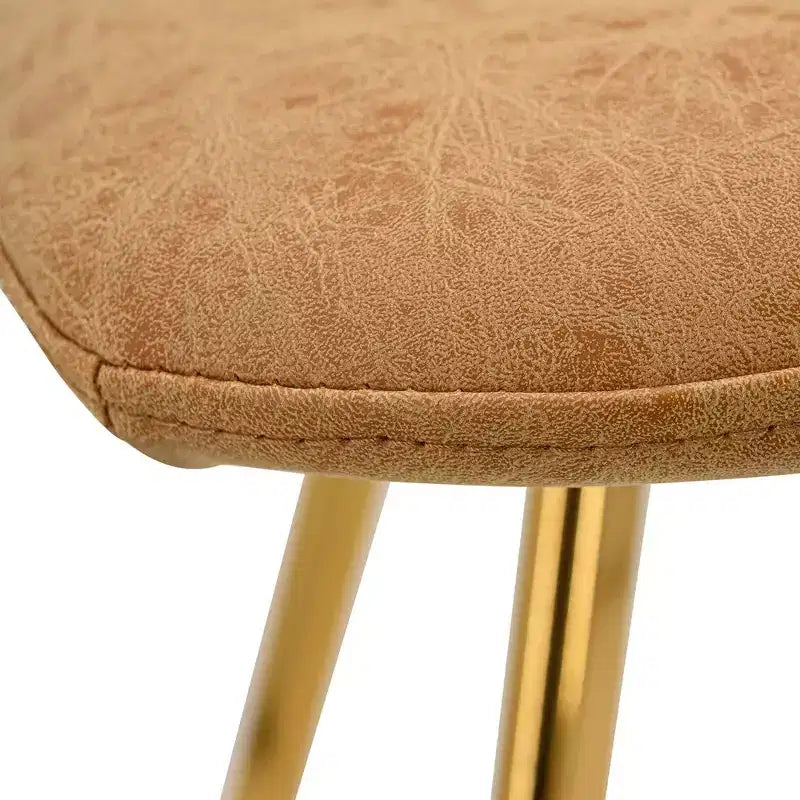 LeisureMod Markley - Lot de 4 chaises de salle à manger modernes en similicuir avec pieds dorés, assise rembourrée, design élégant pour cuisine, salle à manger, bureau ou café.