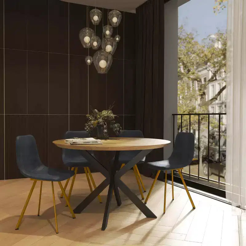 LeisureMod Markley - Lot de 4 chaises de salle à manger modernes en similicuir avec pieds dorés, assise rembourrée, design élégant pour cuisine, salle à manger, bureau ou café.