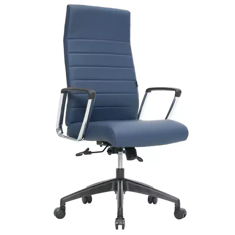 Chaise de bureau LeisureMod Hilton dossier haut en cuir nervuré - Cadre en acier robuste pivotant et inclinable - Chaise de bureau de direction moderne