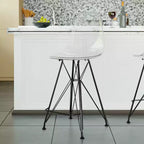 Tabouret de bar mi-hauteur LeisureMod Cresco en acrylique avec base en acier noir, parfait pour la cuisine, la salle à manger, le bar ou le salon