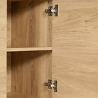 Buffet en bois moderne du milieu du siècle Emma et Oliver avec portes à fermeture douce, étagères et pieds fuselés élégants avec patins de protection de plancher