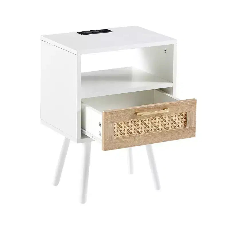 Table de chevet Mid-Century Moderne, table de chevet en rotin de 40 cm avec prise de courant et ports USB, tiroir, pieds en bois massif, table de nuit pour chambre à coucher.