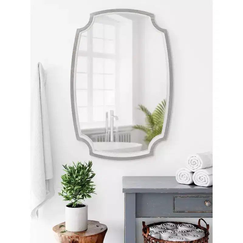 Miroir Mural Orianne Scallop 21 x 32 - Kate & Laurel All Things Decor