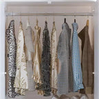 Armoire blanche Famapy avec tringle à vêtements et portes miroir