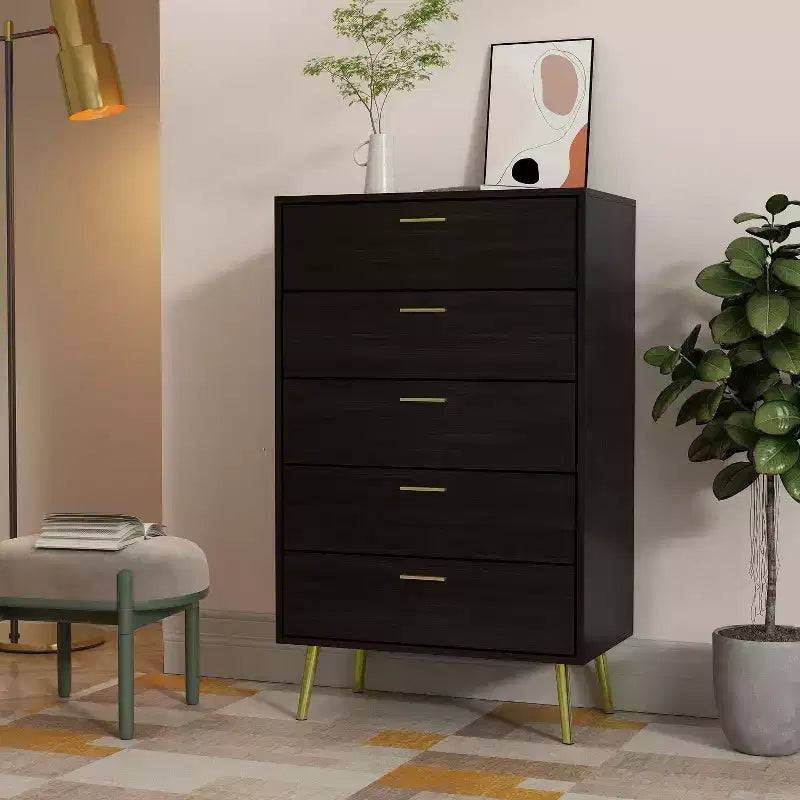 Commode moderne Famapy à 5 tiroirs avec pieds et poignées en métal