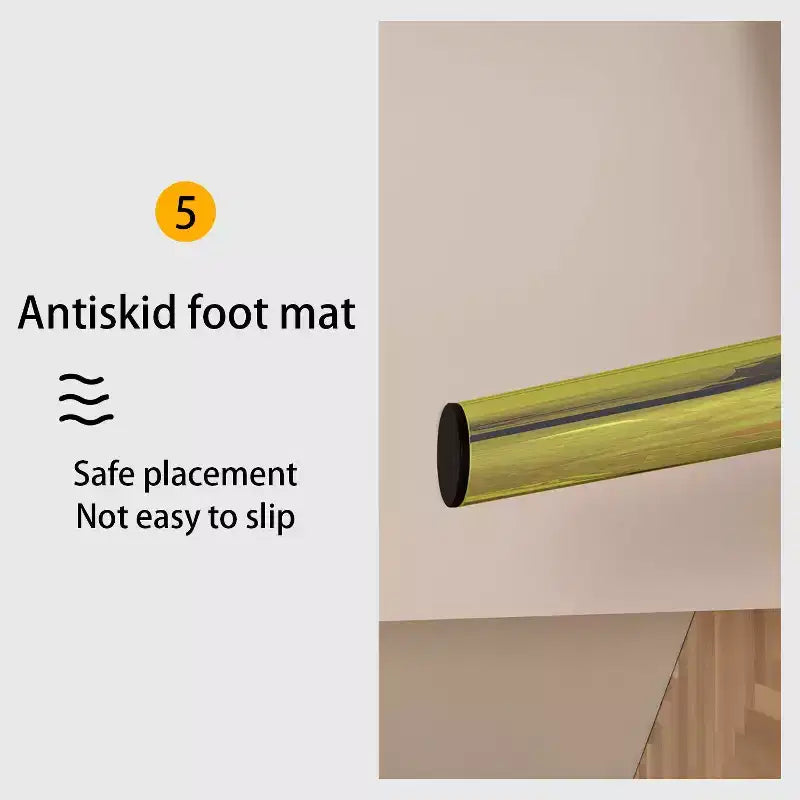 Commode moderne Famapy à 5 tiroirs avec pieds et poignées en métal