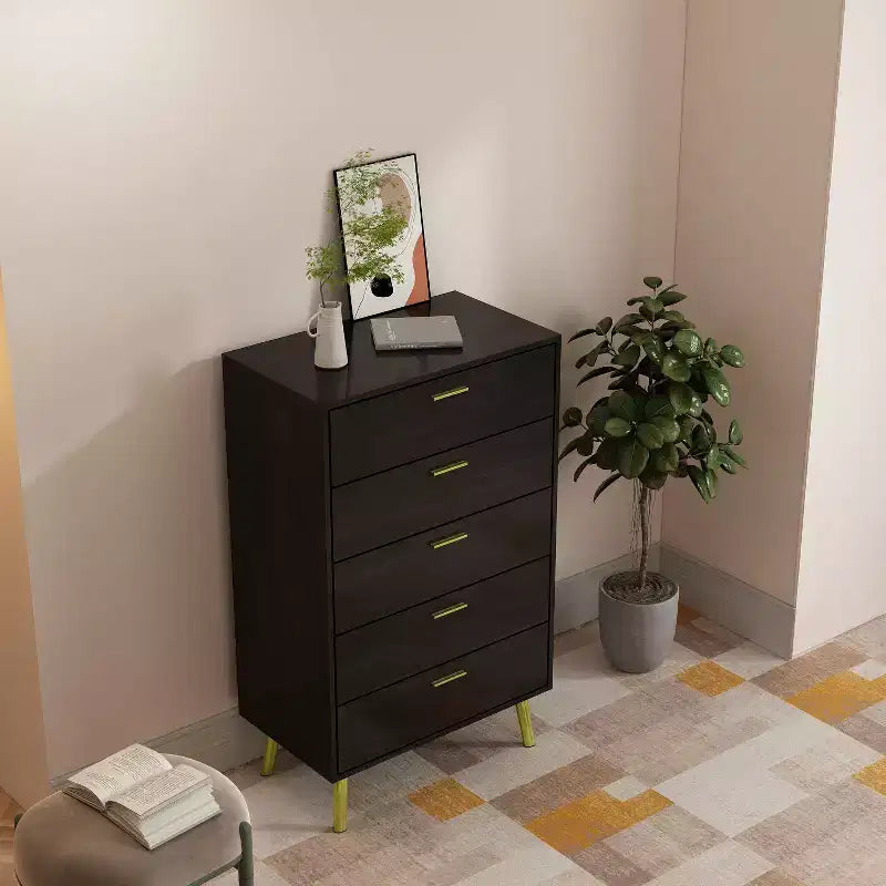 Commode moderne Famapy à 5 tiroirs avec pieds et poignées en métal