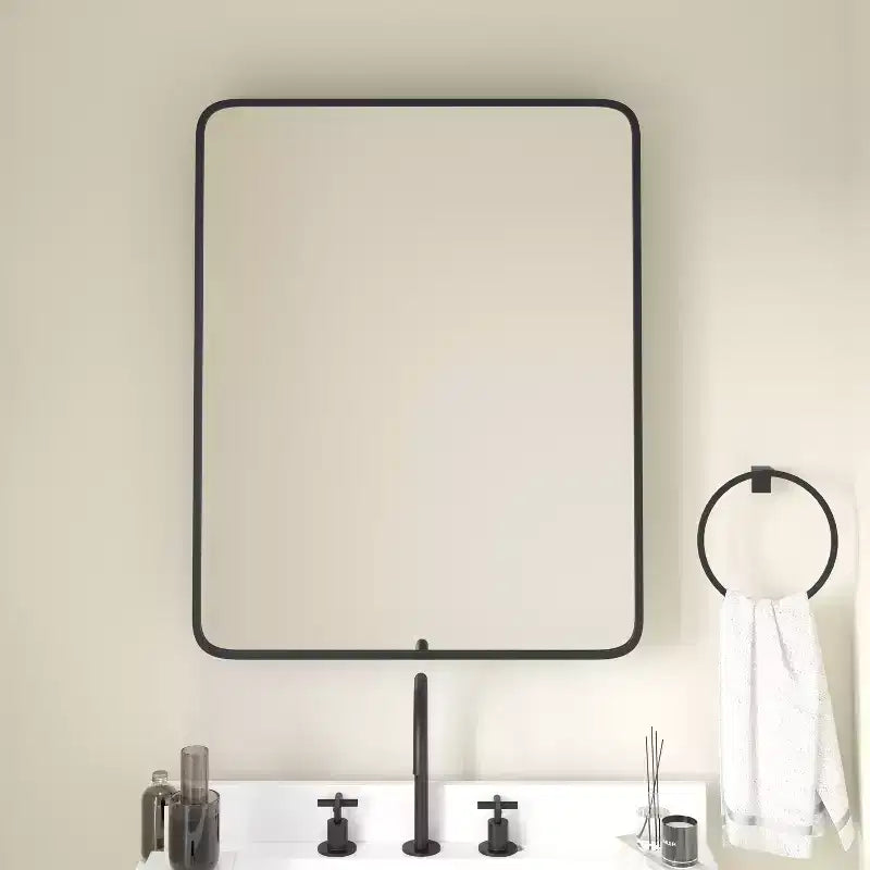 Armoire de toilette Emma et Oliver Jackie à cadre métallique avec design encastré réversible et miroir biseauté et arrondi