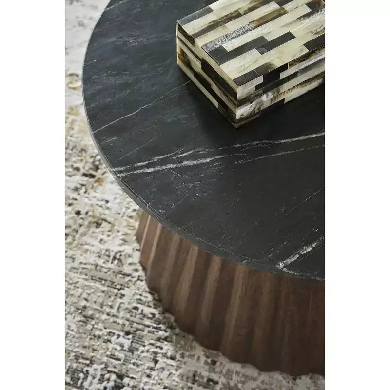 Table basse ronde Ceilby Signature Design by Ashley avec plateau en marbre, noir/marron