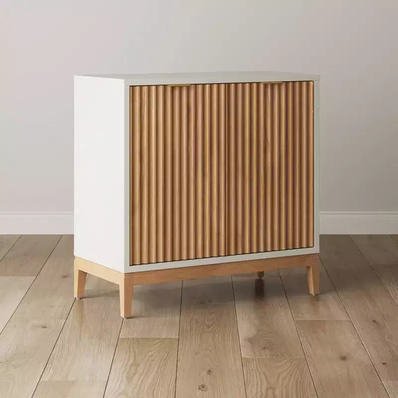 Console Nathan James Jasper en bois cannelé avec portes