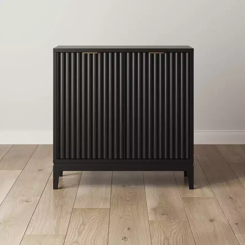 Console Nathan James Jasper en bois cannelé avec portes