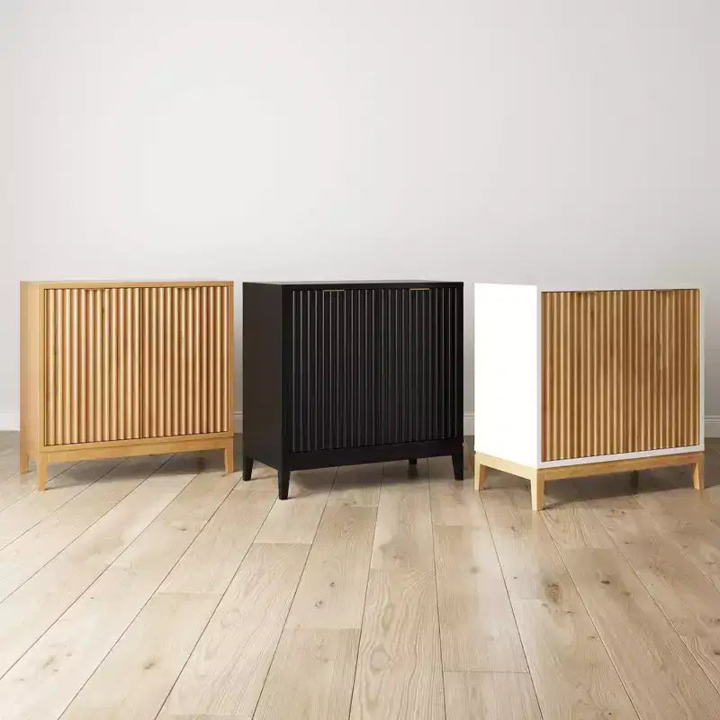 Console Nathan James Jasper en bois cannelé avec portes