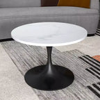 Table basse ronde Verve 27 de LeisureMod - Plateau en pierre frittée et piètement en acier noir moderne, table d'appoint pour salon contemporain