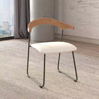 LeisureMod Lyra Series - Lot de 2 chaises de salle à manger modernes rembourrées, assise en cuir avec dossier en hêtre et pieds en fer, pour cuisine moderne, salle à manger, maison, café