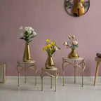 Support à plantes décoratif Uniquewise en métal doré, table d'appoint avec plateau moderne effet marbre blanc, ensemble de 3