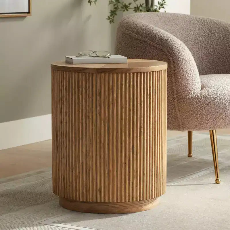 Table d'appoint ronde Studio 55D Perch Farmhouse, chêne naturel rustique, 45 cm de large, base à lattes marron, pour salon, maison