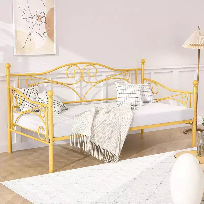 Lit de repos classique VECELO, taille double, avec design épuré, lit-plateforme en métal avec tête de lit, lit de repos pour petits espaces, chambre à coucher/salon/chambre d'amis