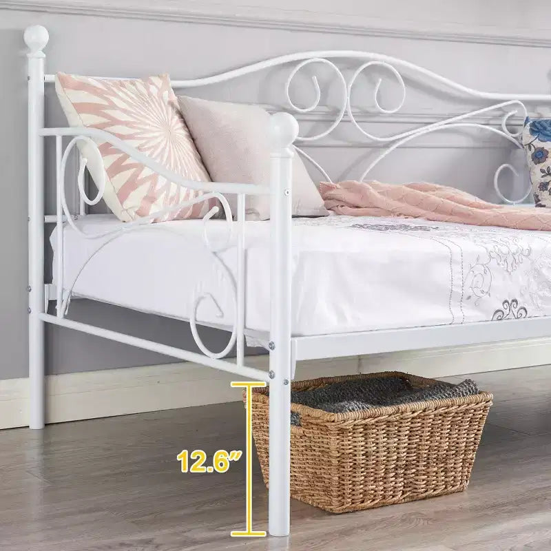 Lit de repos classique VECELO, taille double, avec design épuré, lit-plateforme en métal avec tête de lit, lit de repos pour petits espaces, chambre à coucher/salon/chambre d'amis