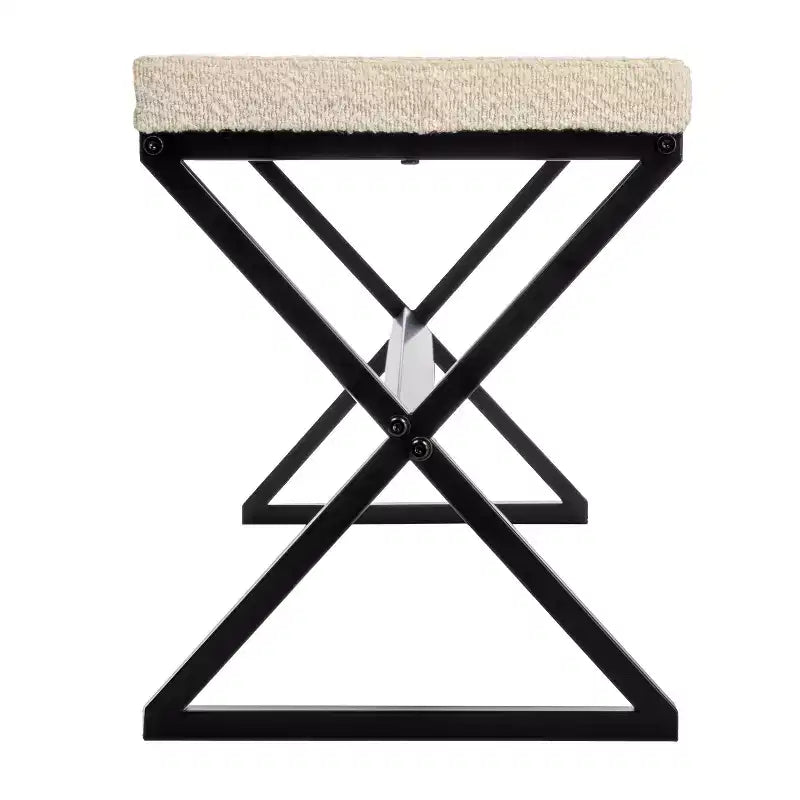 Banc en métal Harper avec coussin en tissu bouclette