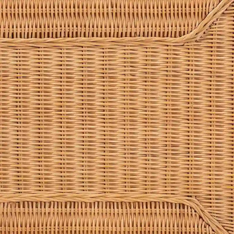 Table basse tressée en rotin clair bohème