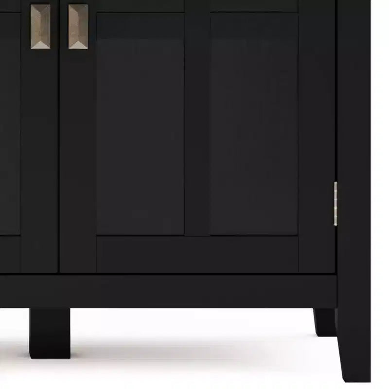 Armoire de rangement à 4 portes Stratford Wide - WyndenHall