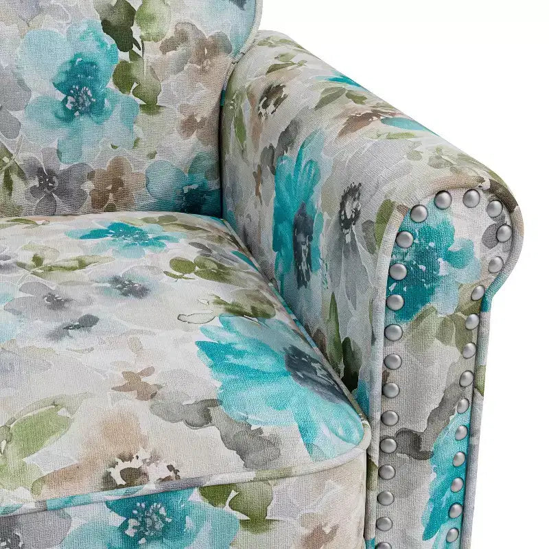 Fauteuil d'appoint traditionnel à accoudoirs roulés Handy Living Janet avec clous en étain et motif floral