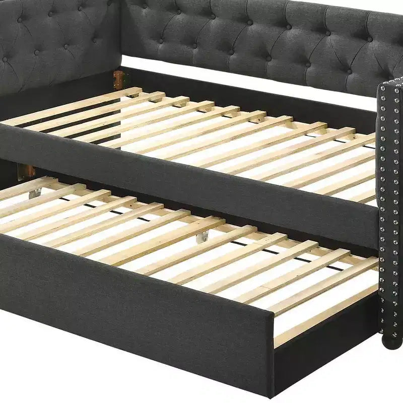 Lit Romona en tissu d'Acme Furniture