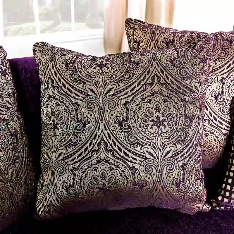 Causeuse Grendel traditionnelle en chenille violette avec accoudoirs roulés par Furniture of America