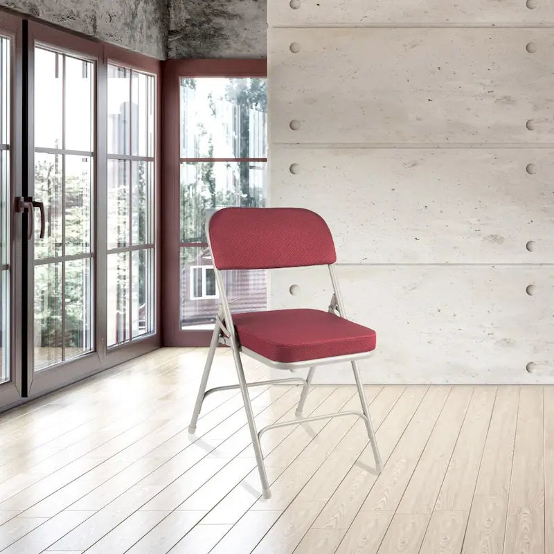 Chaise pliante de luxe matelassée en tissu de la collection Bernadine de Hampden Furnishings, lot de 2
