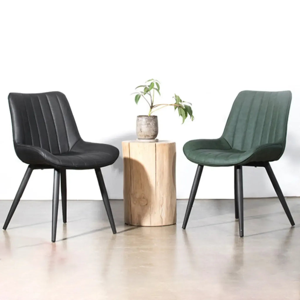 Chaise de salle à manger simple en cuir rembourré avec dossier solide et pieds en métal
